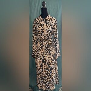 SHEIN Black and Cream Long Sleeve Dress